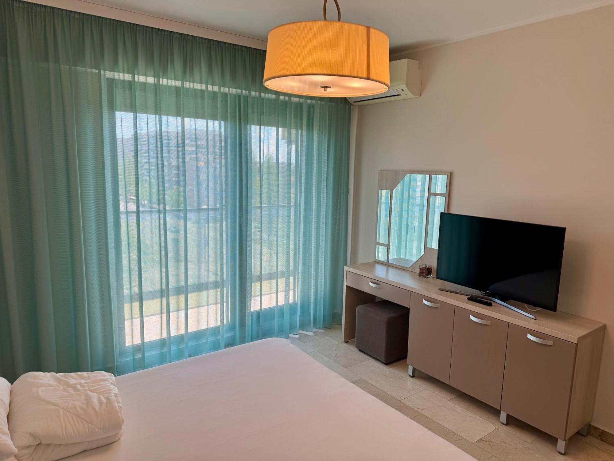 Sophia 3 Luxury Apartments Mamaia Bilik gambar