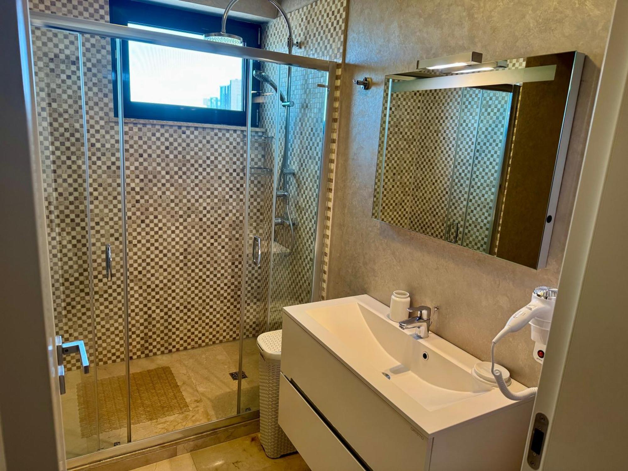 Sophia 3 Luxury Apartments Mamaia Bilik gambar